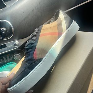 Burberry women sneaker